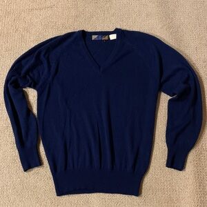 Vintage lightweight v neck sweater